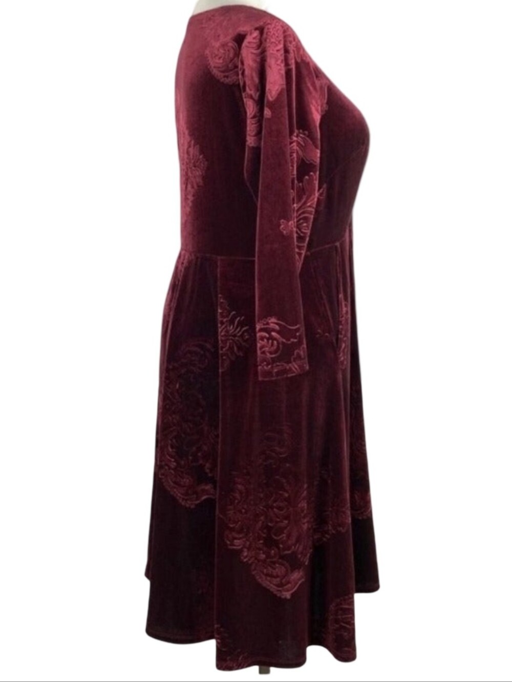 Torrid Plus Velvet Surplice Burnout Wrap Dress in Deep Burgundy Size 3X - Picture 7 of 14
